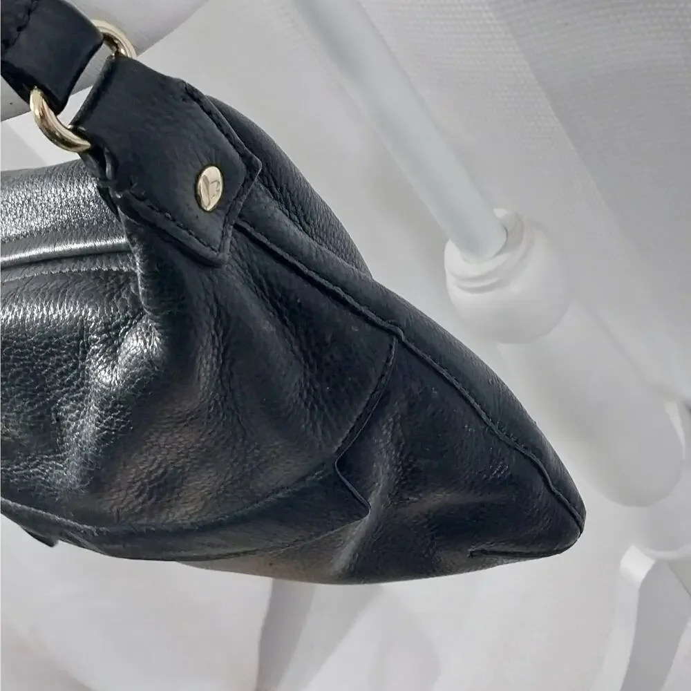 KATE SPADE! BLACK PEBBLED GENUINE LEATHER LOGO FRONT CROSSBODY, SHOULDER BAG!